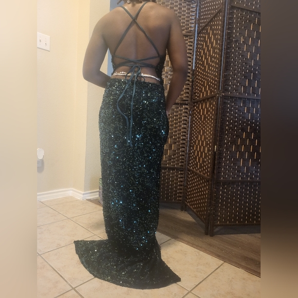 Green Sequence (video)never worn new evening dress. - Picture 2 of 10